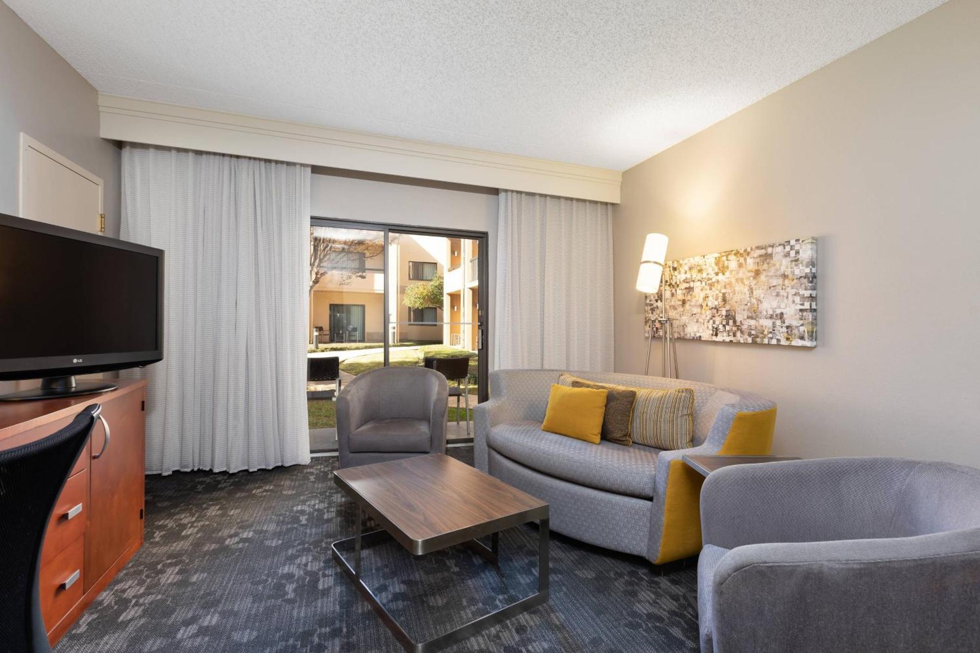 Courtyard By Marriott Dallas-Fort Worth/Bedford Eksteriør billede