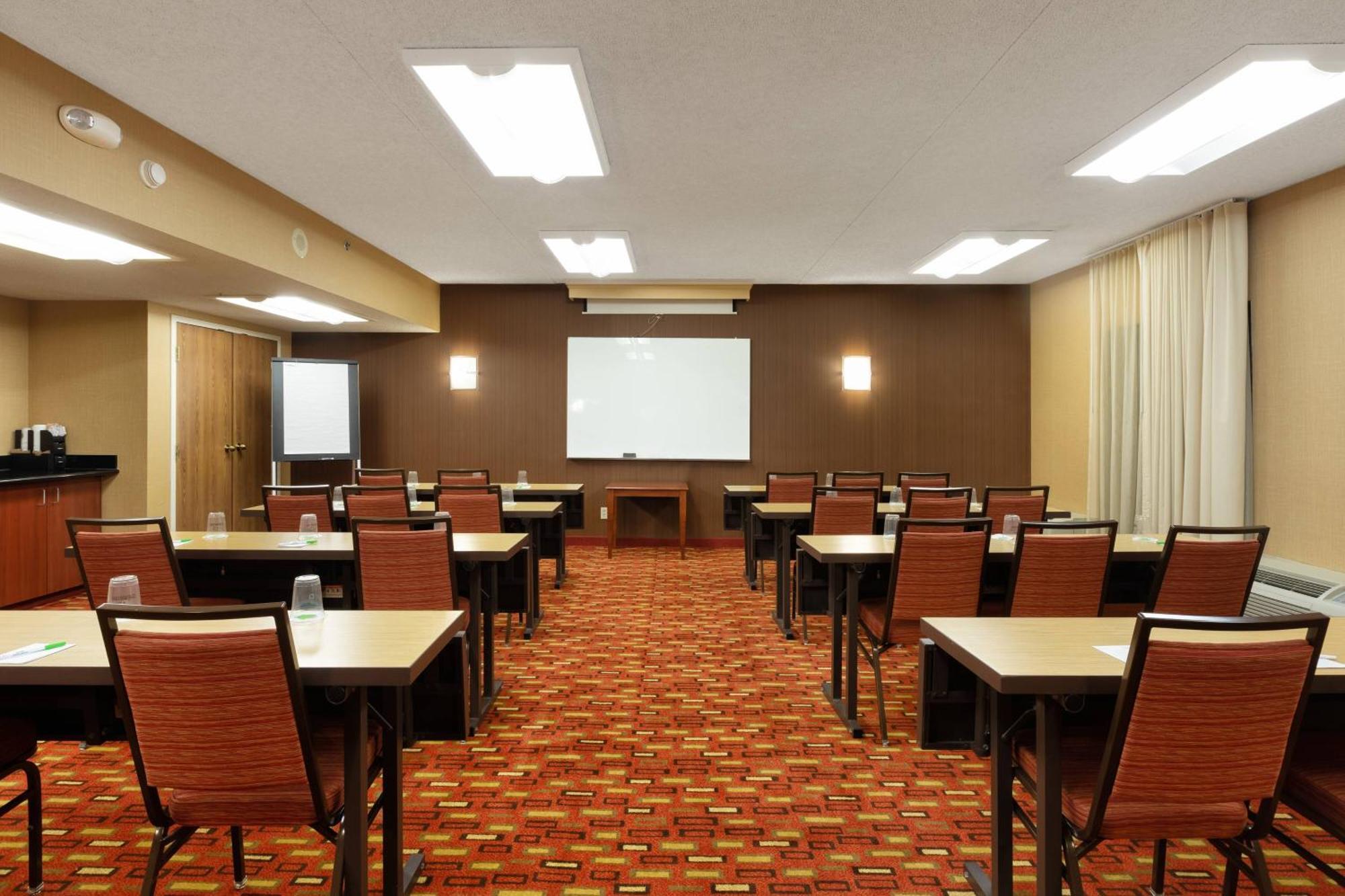 Courtyard By Marriott Dallas-Fort Worth/Bedford Eksteriør billede