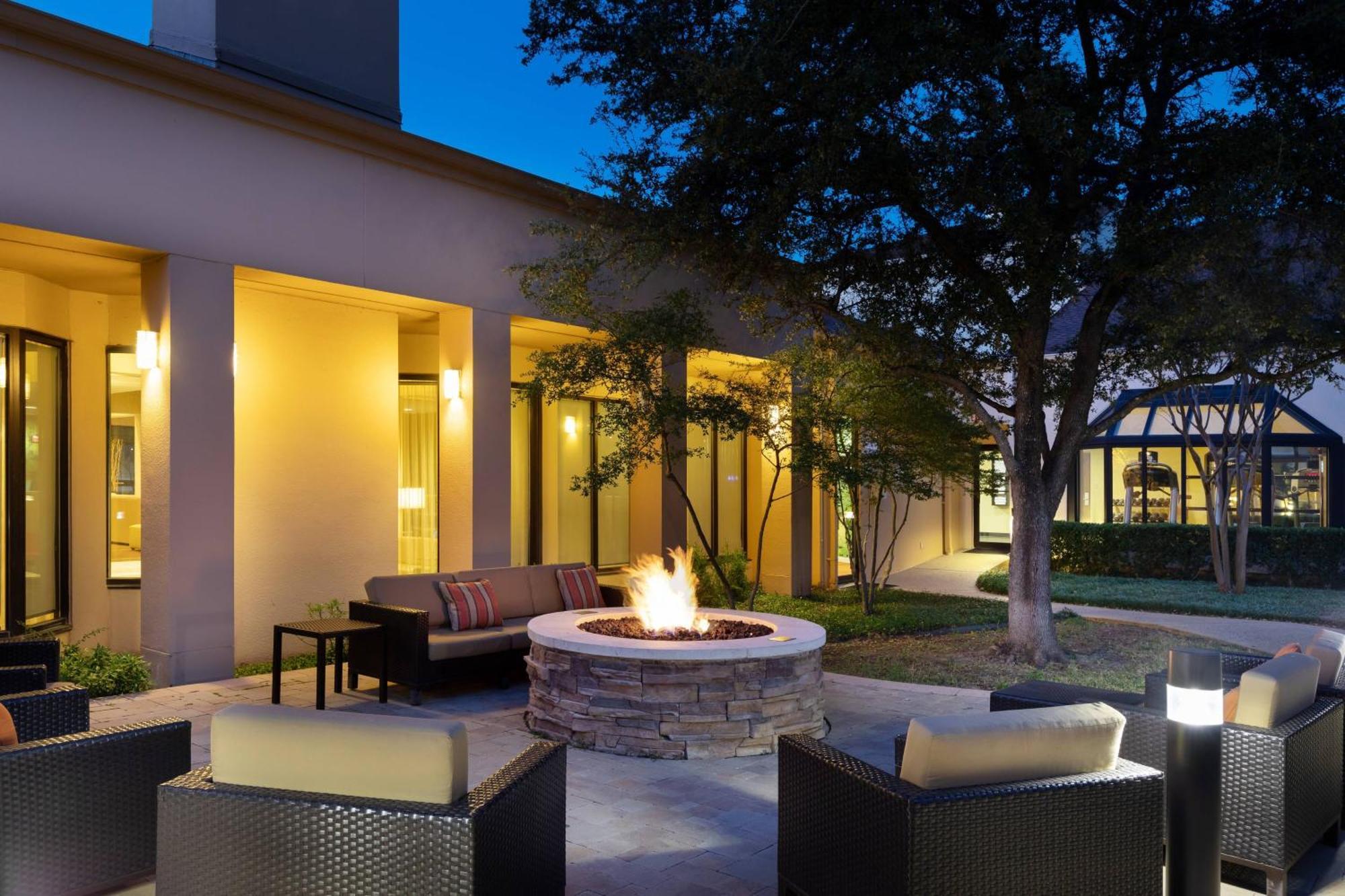 Courtyard By Marriott Dallas-Fort Worth/Bedford Eksteriør billede